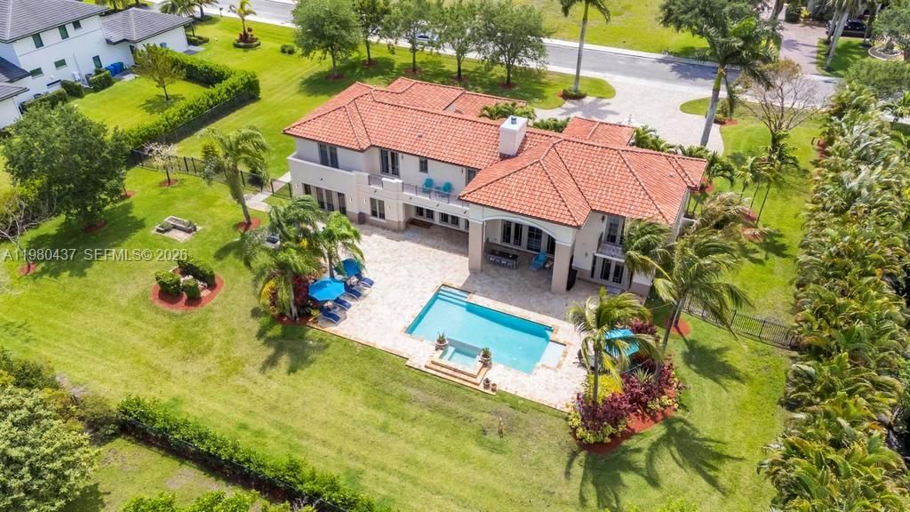На продажу: $2,850,000 (6 спален, 4 ванн, 6251 Квадратных фут)