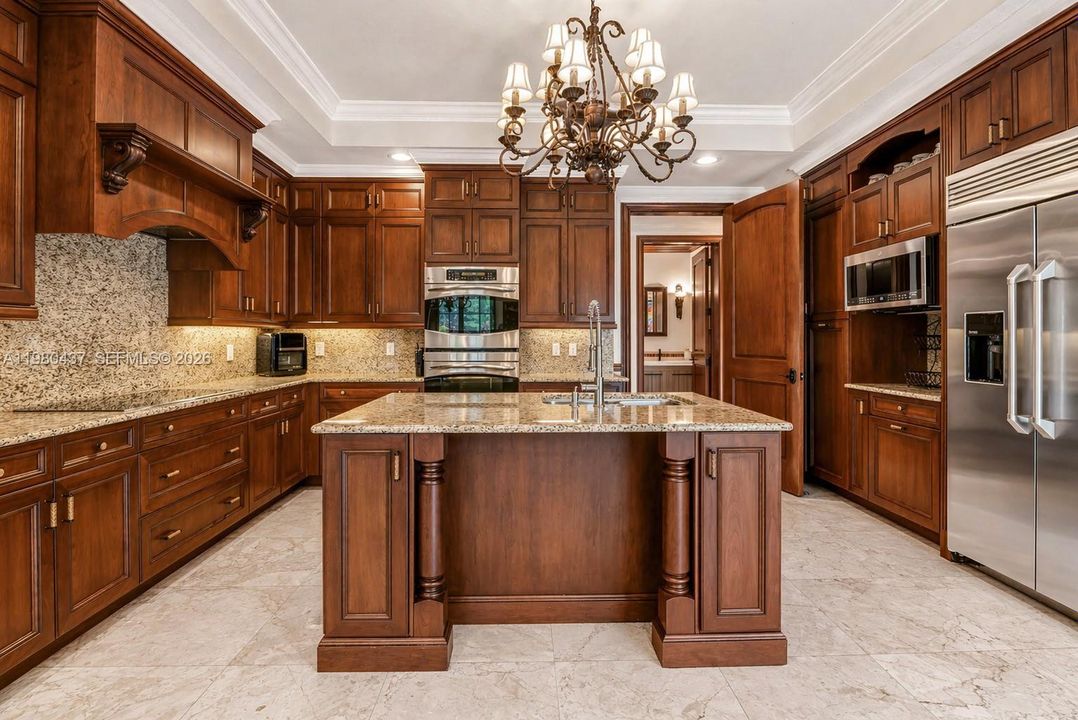На продажу: $2,850,000 (6 спален, 4 ванн, 6251 Квадратных фут)