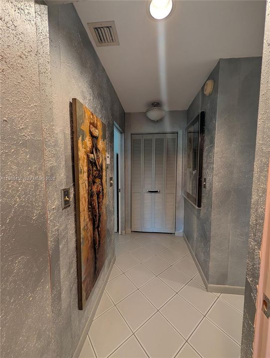 Недавно продано: $179,000 (3 спален, 2 ванн, 2340 Квадратных фут)