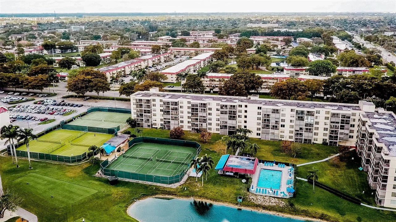Недавно продано: $179,000 (3 спален, 2 ванн, 2340 Квадратных фут)