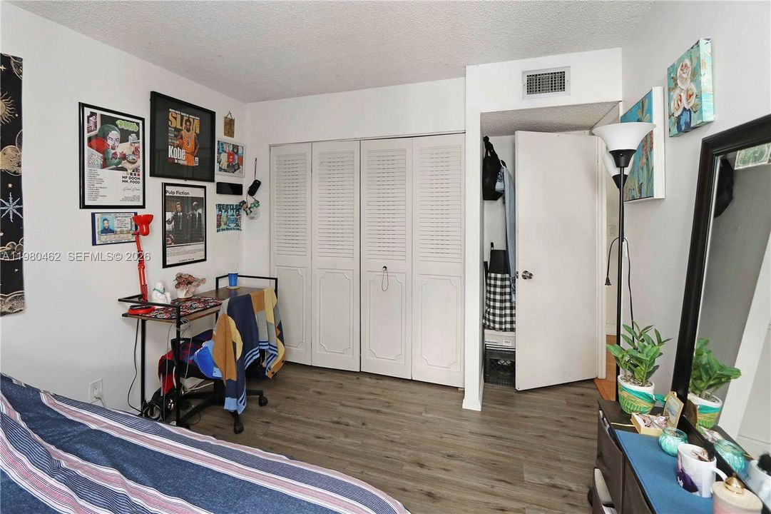 Activo con contrato: $229,000 (3 camas, 2 baños, 1380 Pies cuadrados)