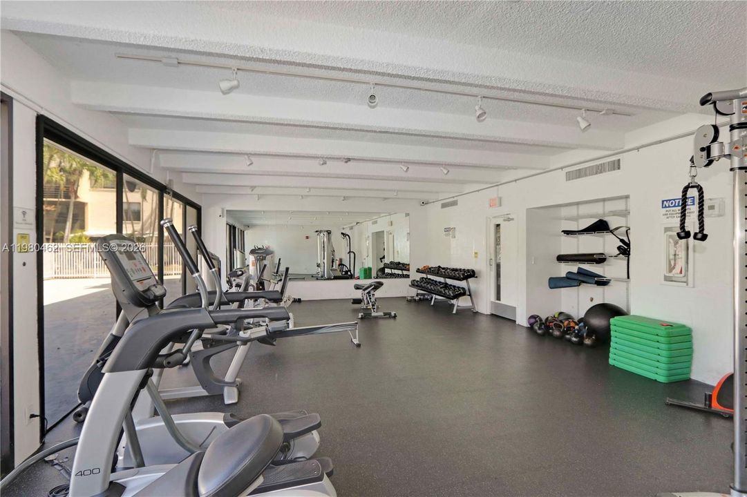 Activo con contrato: $229,000 (3 camas, 2 baños, 1380 Pies cuadrados)
