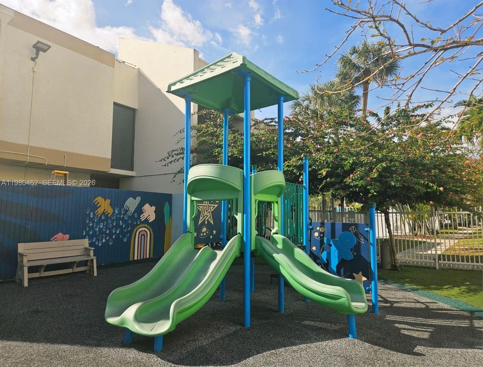Activo con contrato: $229,000 (3 camas, 2 baños, 1380 Pies cuadrados)