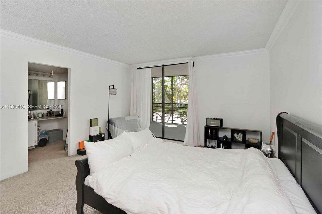 Activo con contrato: $229,000 (3 camas, 2 baños, 1380 Pies cuadrados)