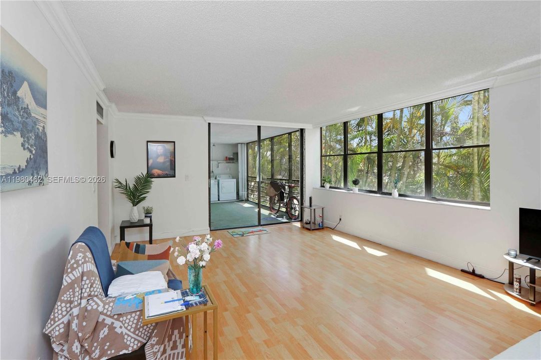 Activo con contrato: $229,000 (3 camas, 2 baños, 1380 Pies cuadrados)