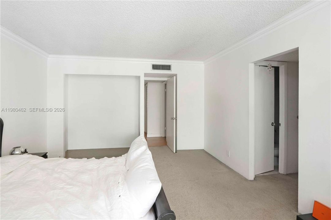 Activo con contrato: $229,000 (3 camas, 2 baños, 1380 Pies cuadrados)