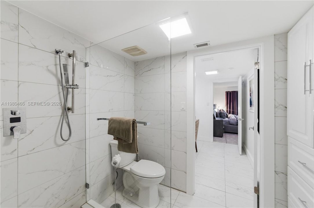 На продажу: $675,000 (2 спален, 2 ванн, 2054 Квадратных фут)