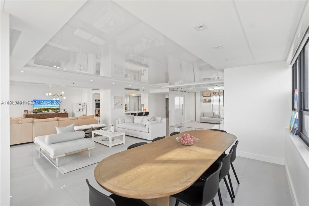 For Sale: $3,700,000 (3 beds, 2 baths, 2600 Square Feet)