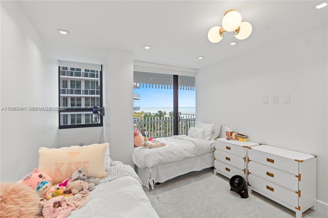 For Sale: $3,700,000 (3 beds, 2 baths, 2600 Square Feet)