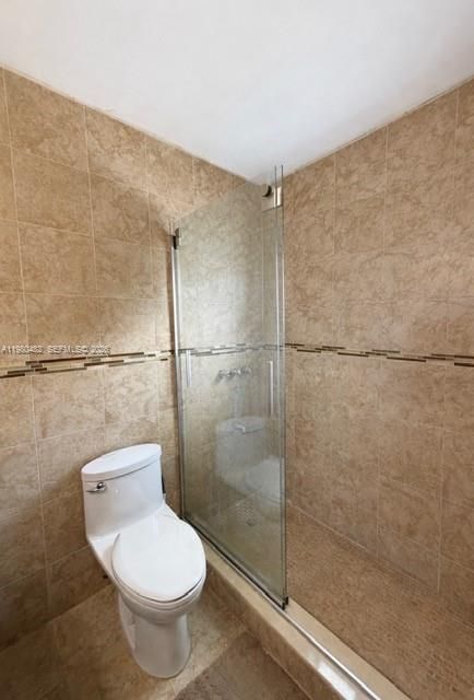 Active With Contract: $270,000 (2 beds, 2 baths, 925 Square Feet)