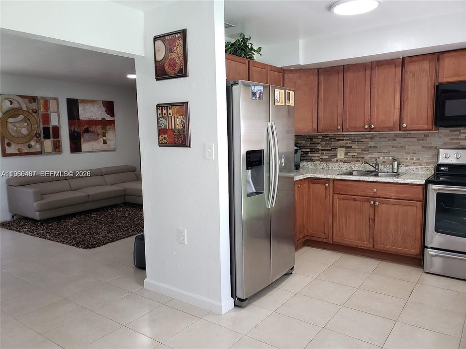 En Venta: $529,000 (3 camas, 2 baños, 1128 Pies cuadrados)