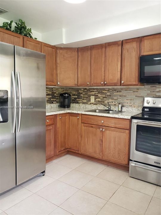En Venta: $529,000 (3 camas, 2 baños, 1128 Pies cuadrados)