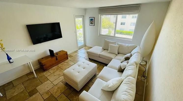 En Venta: $495,000 (1 camas, 1 baños, 725 Pies cuadrados)