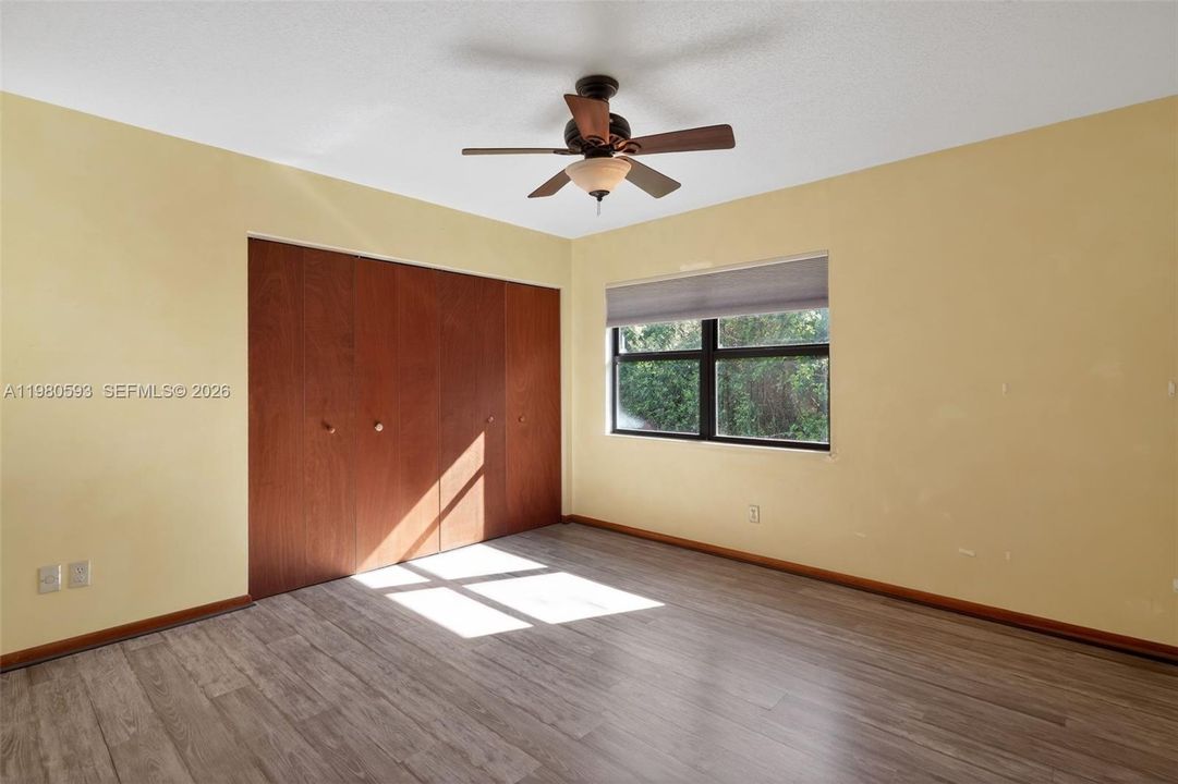For Sale: $850,000 (4 beds, 2 baths, 2117 Square Feet)