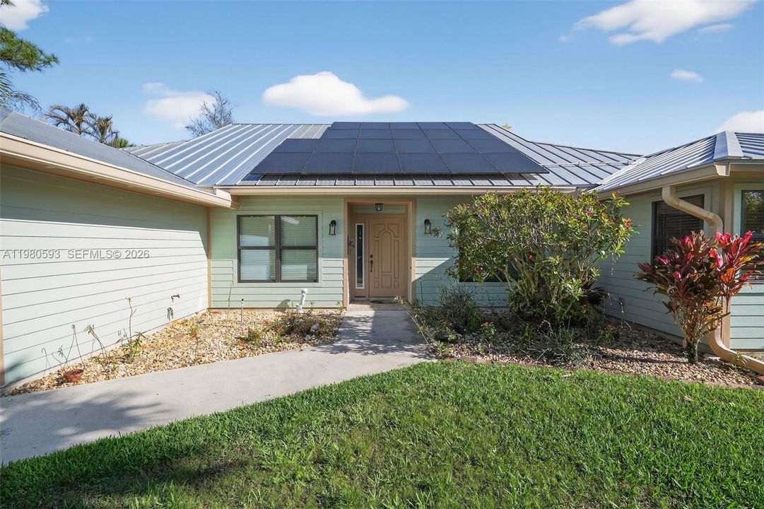 For Sale: $850,000 (4 beds, 2 baths, 2117 Square Feet)