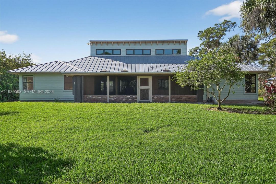For Sale: $850,000 (4 beds, 2 baths, 2117 Square Feet)