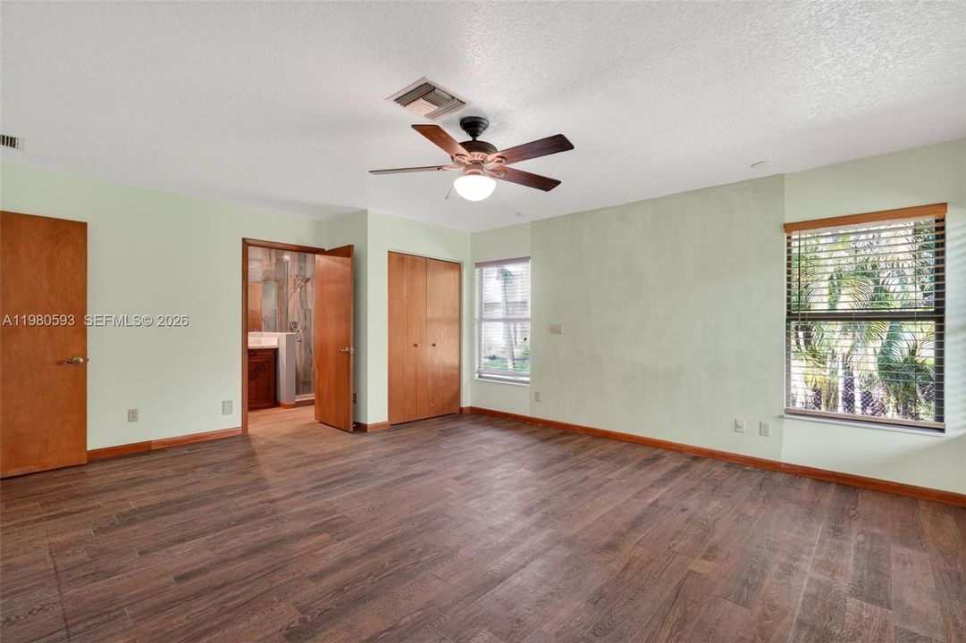 For Sale: $850,000 (4 beds, 2 baths, 2117 Square Feet)