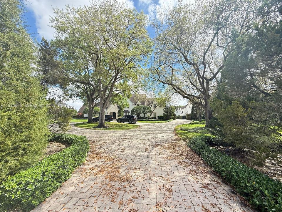 Recently Sold: $4,299,000 (5 beds, 5 baths, 5512 Square Feet)