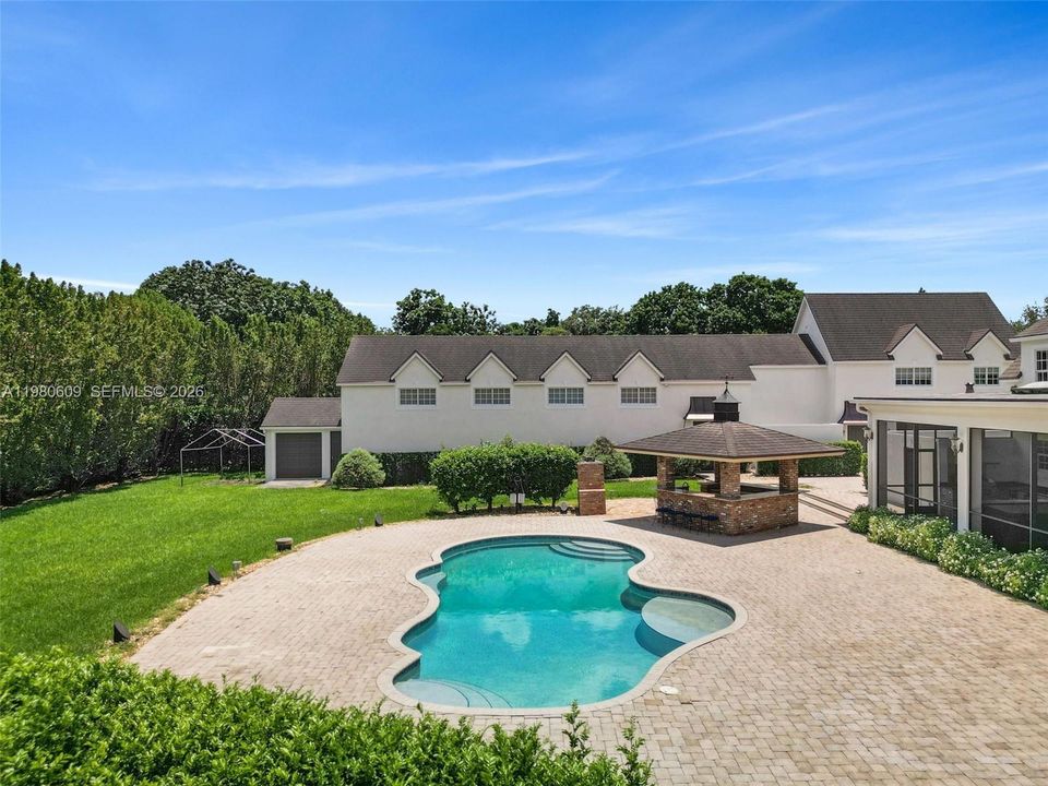 Recently Sold: $4,299,000 (5 beds, 5 baths, 5512 Square Feet)