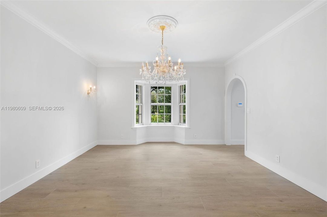 Recently Sold: $4,299,000 (5 beds, 5 baths, 5512 Square Feet)
