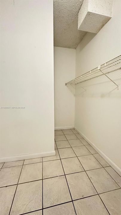 Activo con contrato: $2,000 (2 camas, 2 baños, 970 Pies cuadrados)