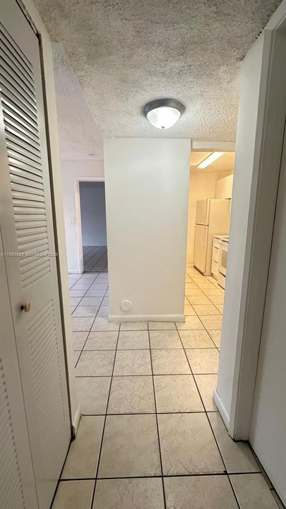 Activo con contrato: $2,000 (2 camas, 2 baños, 970 Pies cuadrados)