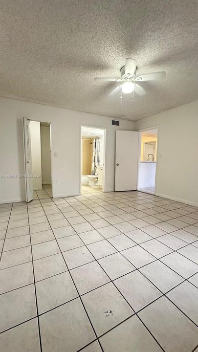 Activo con contrato: $2,000 (2 camas, 2 baños, 970 Pies cuadrados)