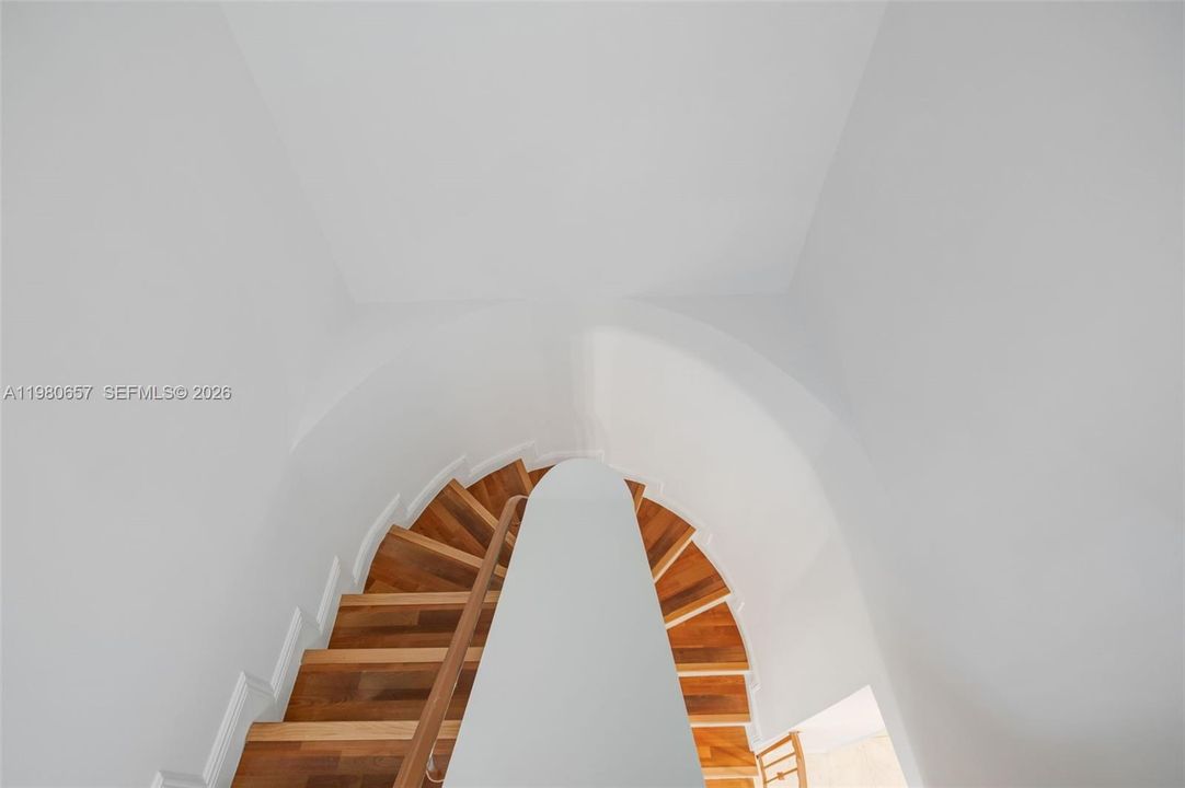 En Venta: $819,000 (3 camas, 2 baños, 2000 Pies cuadrados)