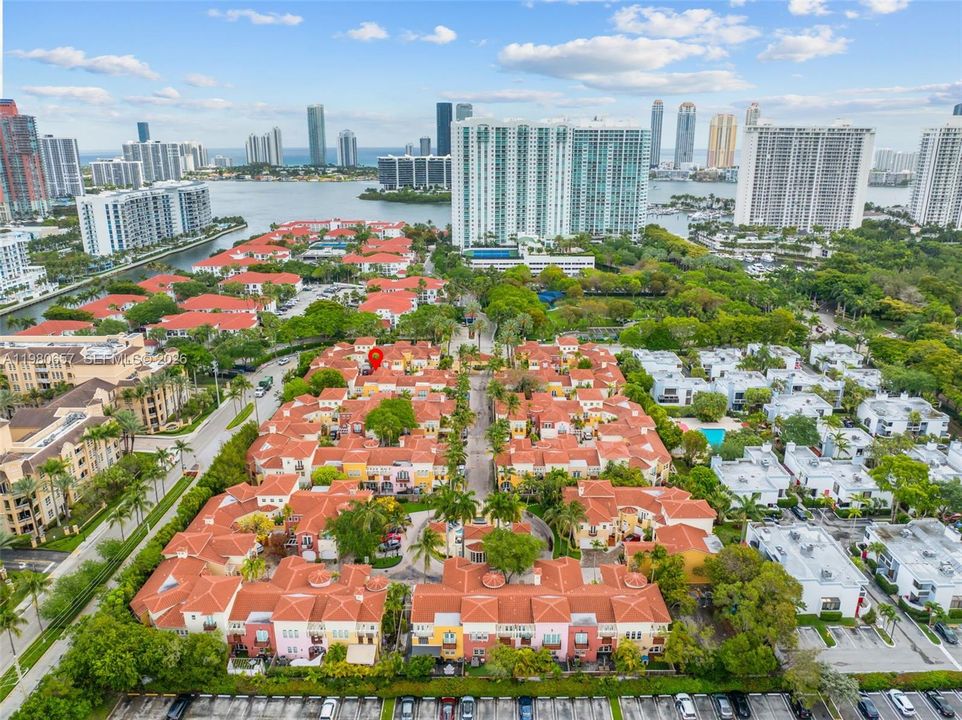 En Venta: $819,000 (3 camas, 2 baños, 2000 Pies cuadrados)