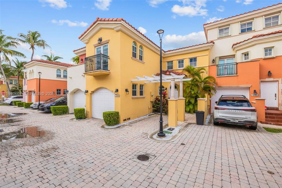 En Venta: $819,000 (3 camas, 2 baños, 2000 Pies cuadrados)
