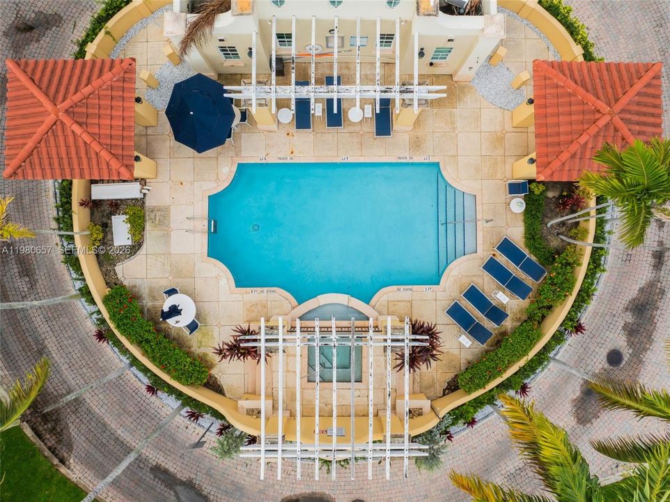 En Venta: $819,000 (3 camas, 2 baños, 2000 Pies cuadrados)