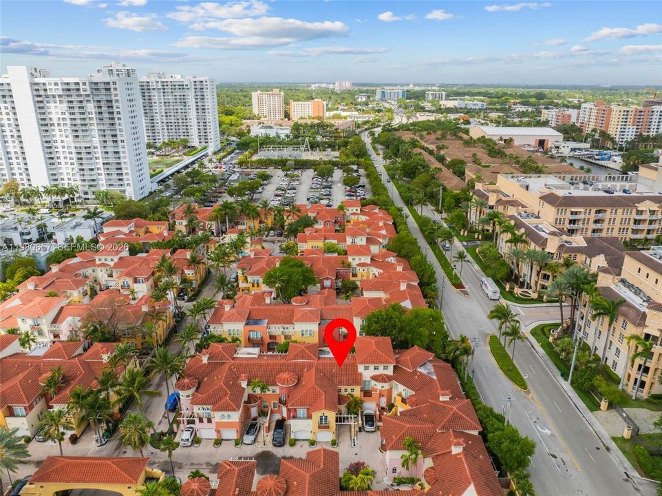 En Venta: $819,000 (3 camas, 2 baños, 2000 Pies cuadrados)