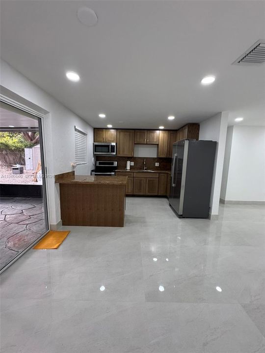 На продажу: $699,900 (4 спален, 2 ванн, 1314 Квадратных фут)