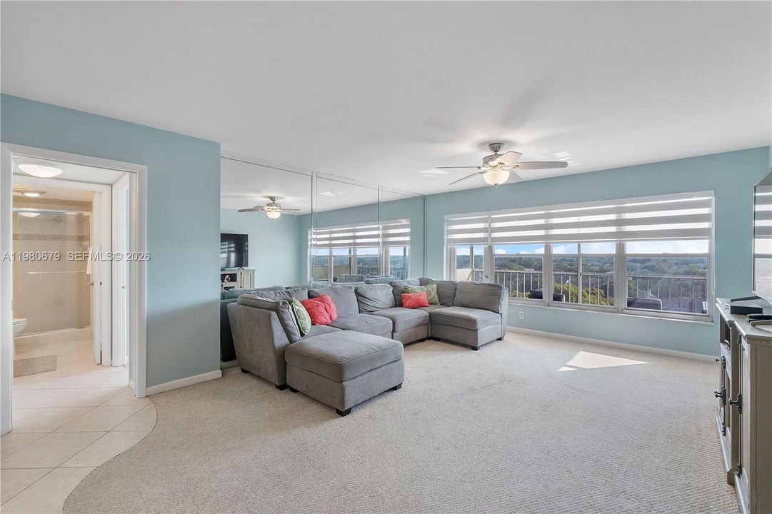 For Sale: $174,999 (2 beds, 2 baths, 1250 Square Feet)