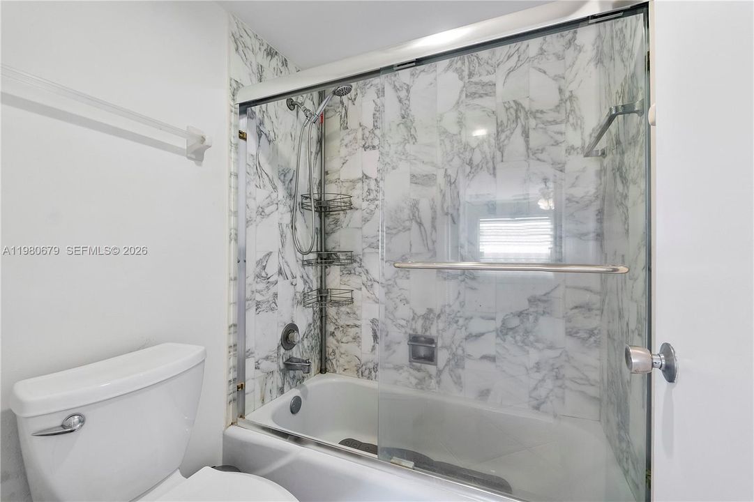 For Sale: $174,999 (2 beds, 2 baths, 1250 Square Feet)
