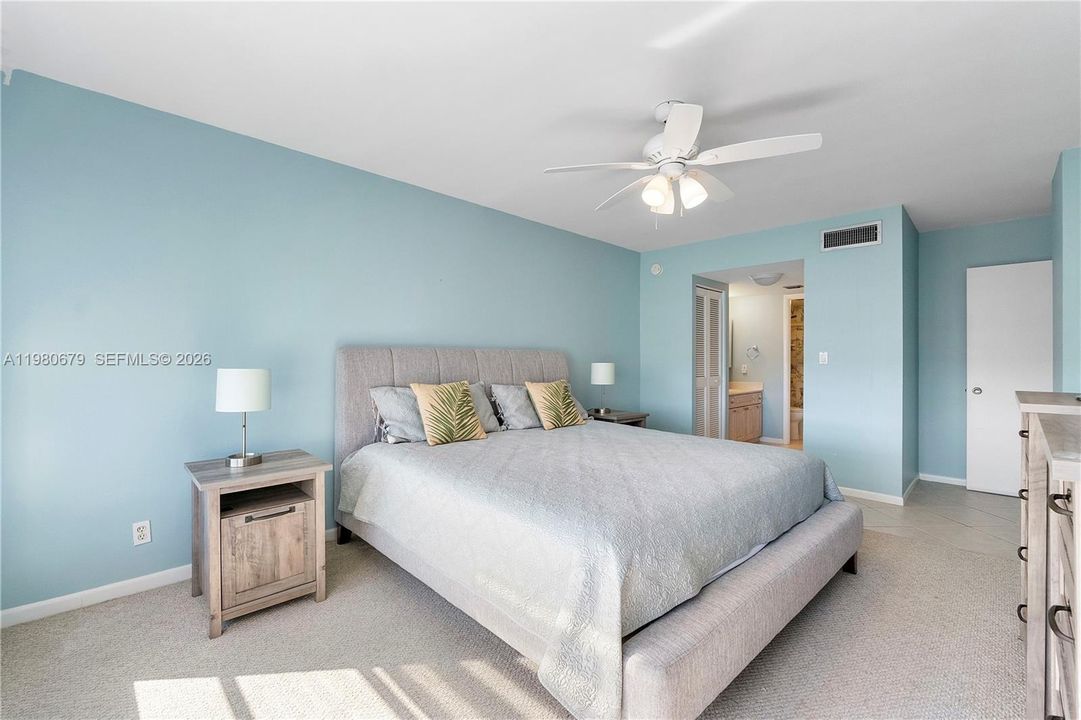 For Sale: $174,999 (2 beds, 2 baths, 1250 Square Feet)