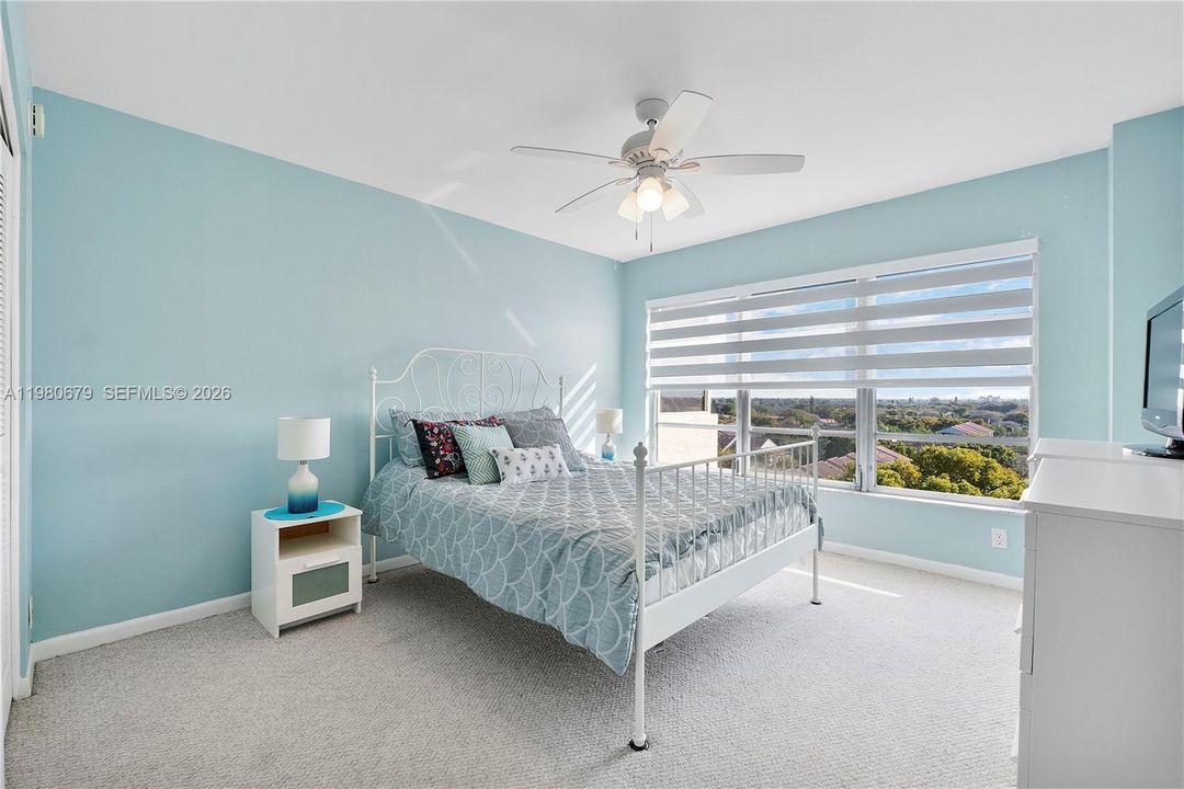 For Sale: $174,999 (2 beds, 2 baths, 1250 Square Feet)