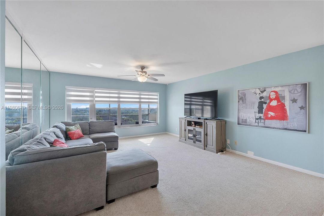 For Sale: $174,999 (2 beds, 2 baths, 1250 Square Feet)