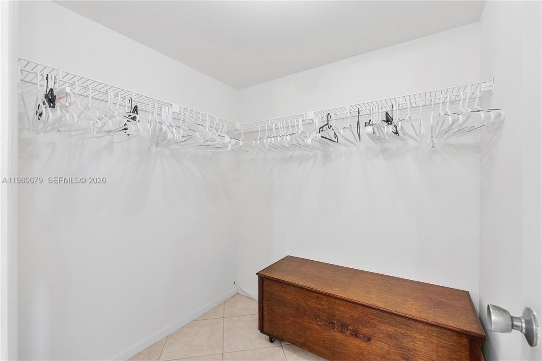 For Sale: $174,999 (2 beds, 2 baths, 1250 Square Feet)