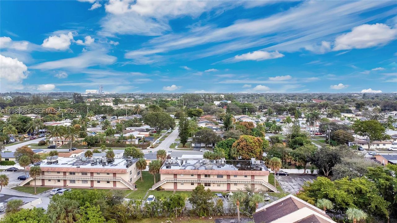 En Venta: $184,990 (2 camas, 2 baños, 1000 Pies cuadrados)
