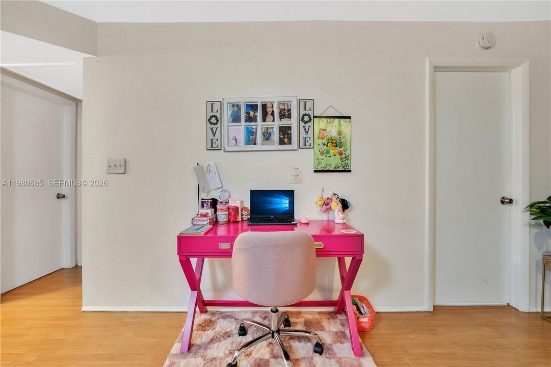 En Venta: $184,990 (2 camas, 2 baños, 1000 Pies cuadrados)