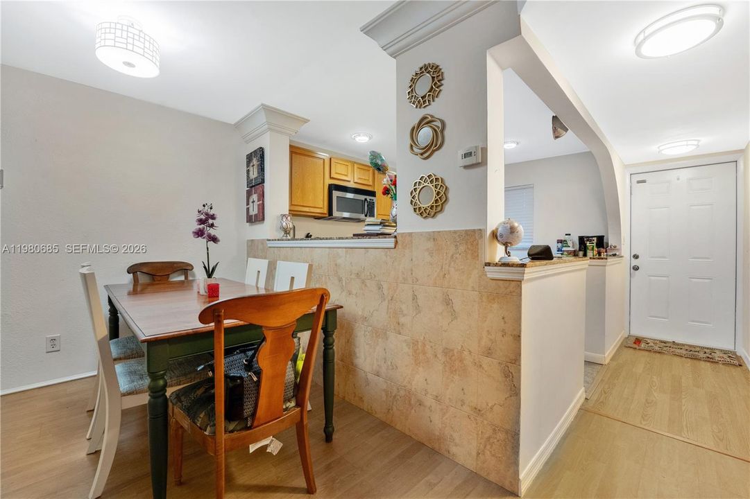 En Venta: $184,990 (2 camas, 2 baños, 1000 Pies cuadrados)