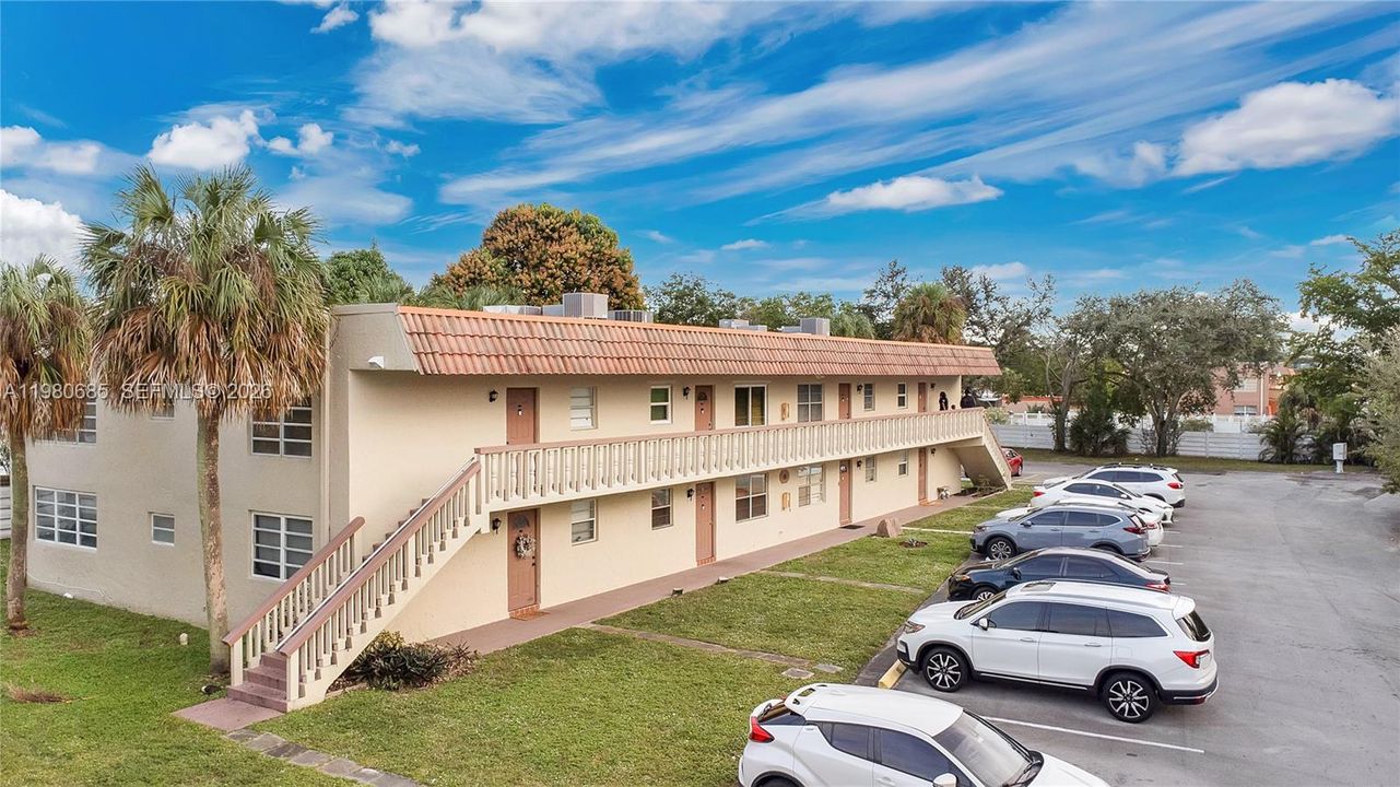 En Venta: $184,990 (2 camas, 2 baños, 1000 Pies cuadrados)
