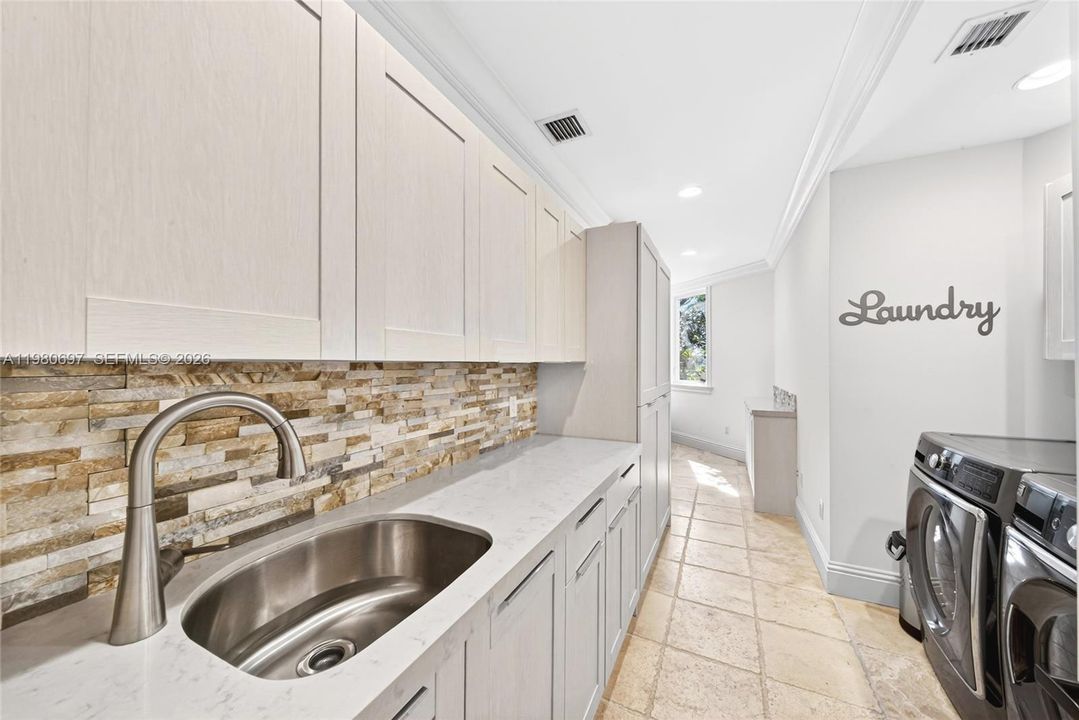 En Venta: $14,950,000 (6 camas, 5 baños, 6398 Pies cuadrados)