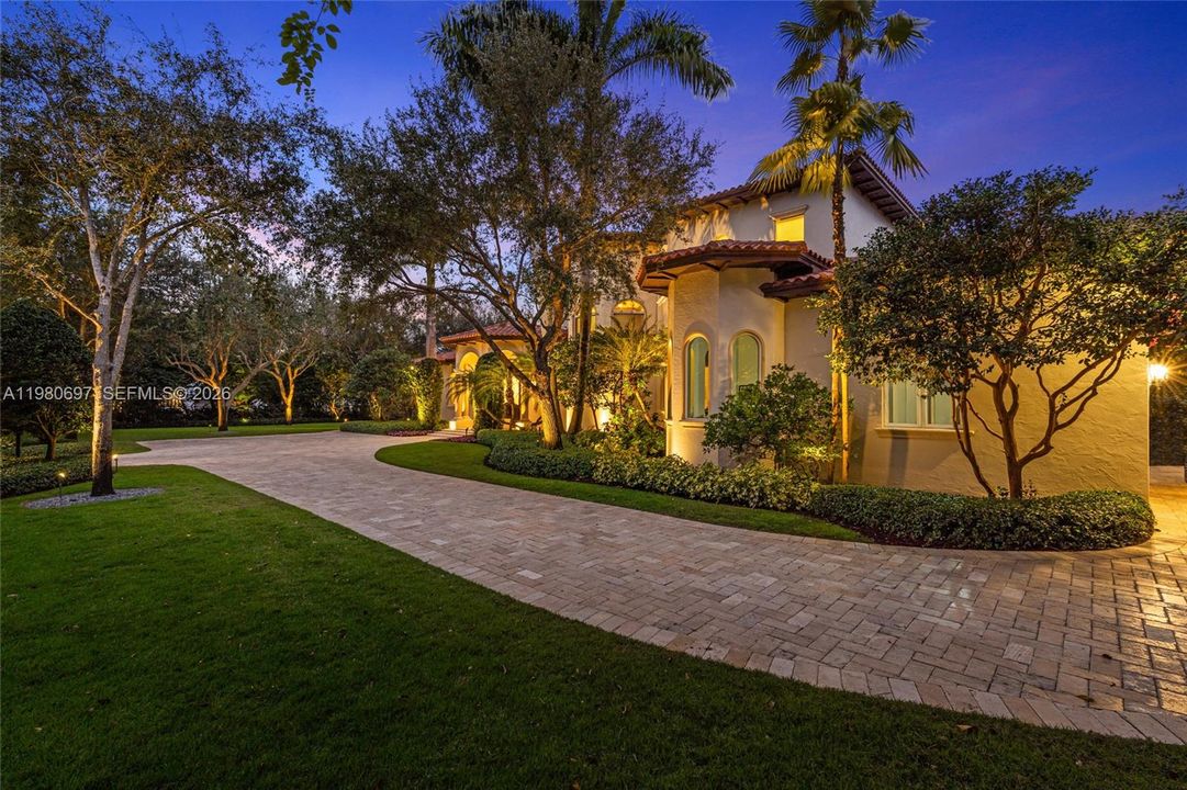 En Venta: $14,950,000 (6 camas, 5 baños, 6398 Pies cuadrados)