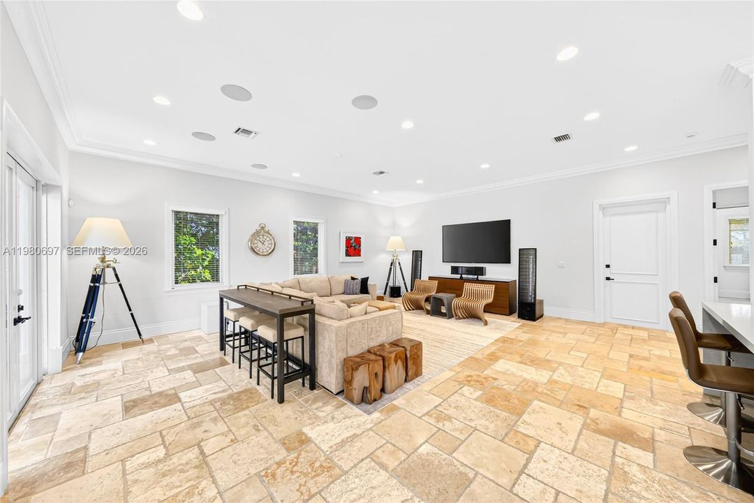 En Venta: $14,950,000 (6 camas, 5 baños, 6398 Pies cuadrados)