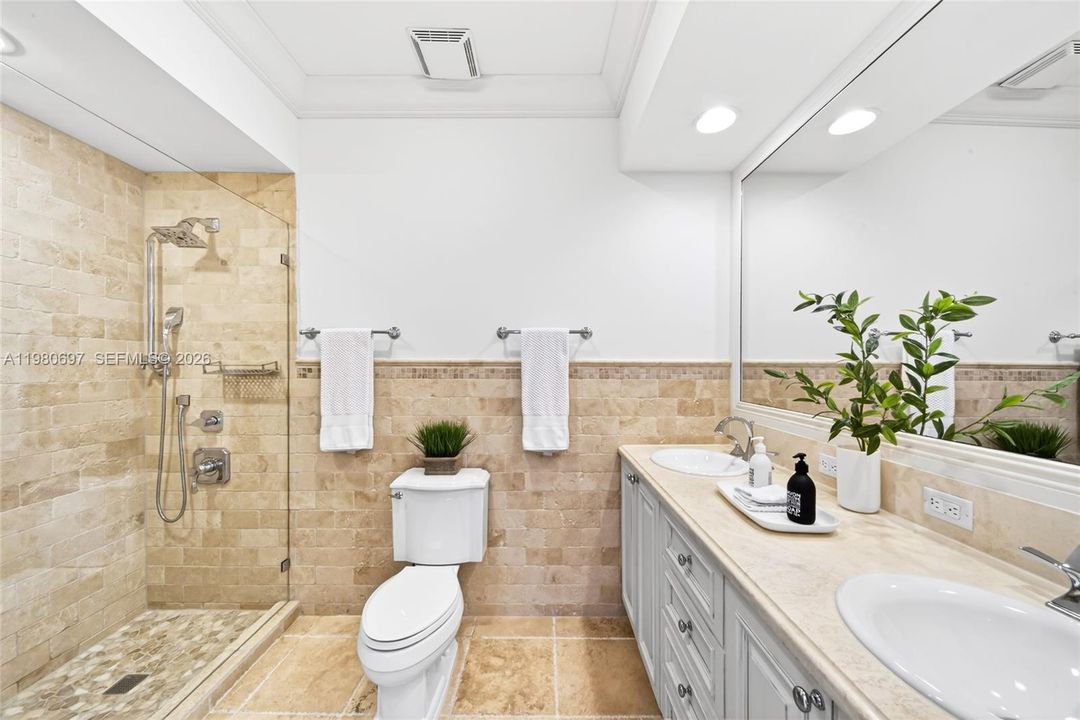 En Venta: $14,950,000 (6 camas, 5 baños, 6398 Pies cuadrados)