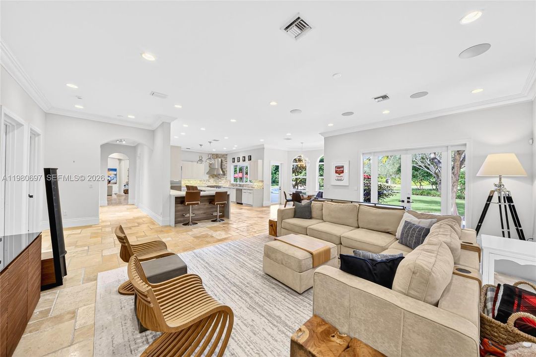 En Venta: $14,950,000 (6 camas, 5 baños, 6398 Pies cuadrados)