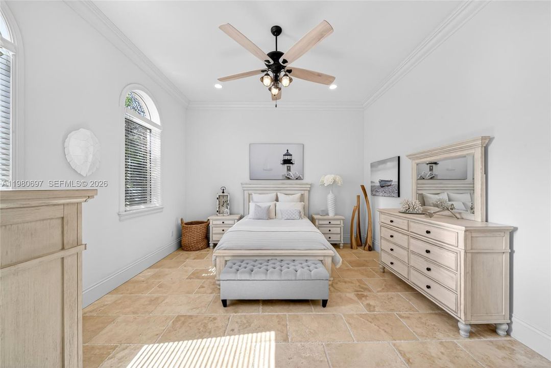 En Venta: $14,950,000 (6 camas, 5 baños, 6398 Pies cuadrados)