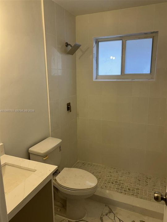 Activo con contrato: $1,750 (1 camas, 1 baños, 2808 Pies cuadrados)